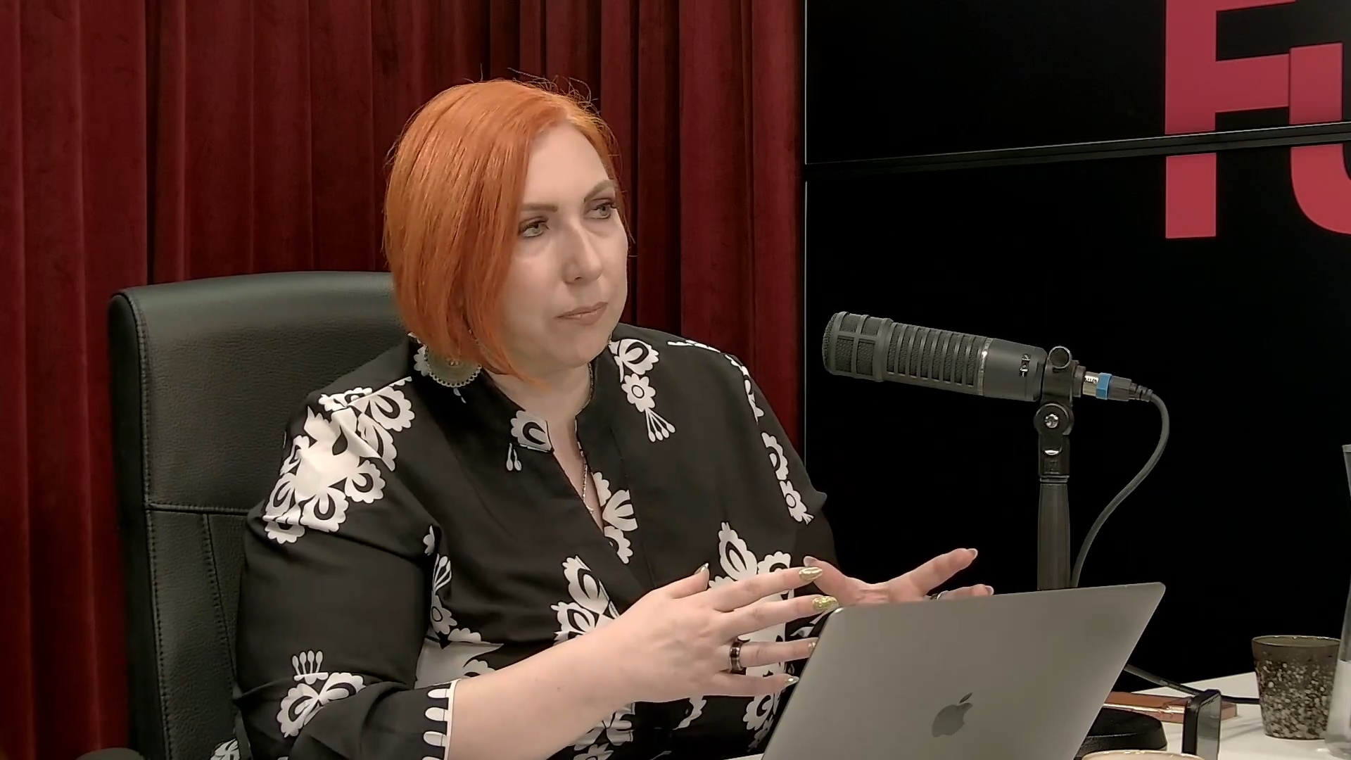 S02e37 Stjörnuspá Fyrir 2026 Brotkast