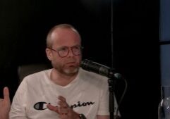 S01E20-Spjallið-Still_1.2.1