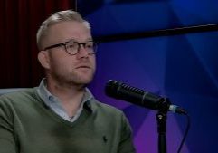 S02E40-Spjallid-Still1_1.6.1