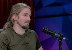 S02E47-Spjallid-tryggvi-Still_1.18.1