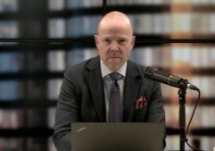 S03E07-arnarthor-stilla_1.2.1