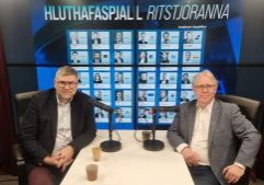 S03E08-hluthafaspjallid-stilla