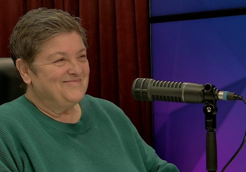 S04E12-Spjallid-JulieBindel-Still_1.1.1